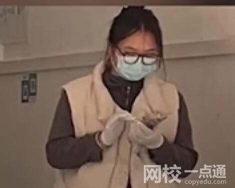 年薪30万女生转行卖快餐 背后到底藏着什么隐情?