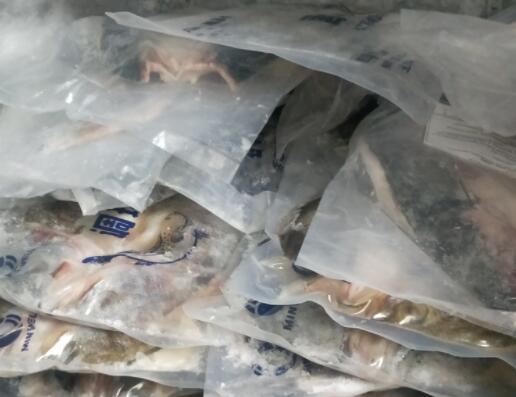 半天妖烤鱼垃圾桶捞回餐食又端上桌 真相揭露真的令人大吃一惊