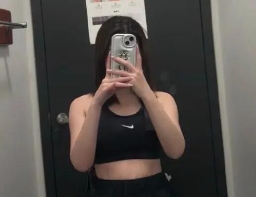 女子称在Nike试衣间4分钟被偷拍3次 原因揭秘直接让人傻眼了