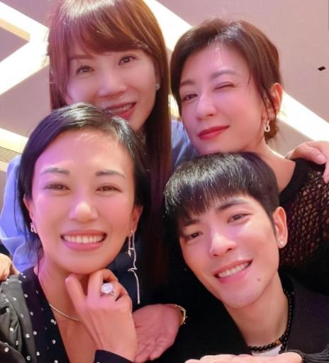 盘点那些与经纪人在一起的明星 又添一位萧敬腾