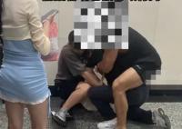 重庆一男子偷拍女生被市民控制 真相曝光简直太惊人了