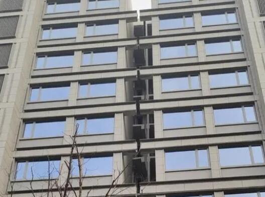杭州一住宅楼楼体开裂?官方回应是谣言 