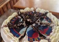 数十名俄飞行员险遭剧毒蛋糕团灭 因蛋糕礼物无人认领起疑