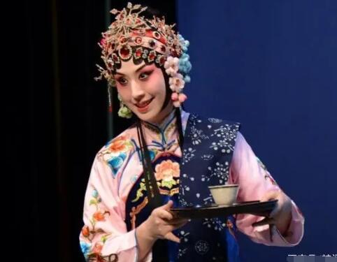 李诚儒的现任妻子是谁