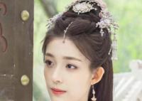 陌上人如玉颜钦若和谁在一起