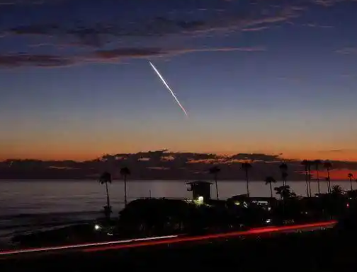马斯克的“星链”卫星突然大批坠落 背后真相实在让人惊愕