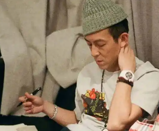 陈冠希经纪人回应飞机争执 背后真相实在让人惊愕