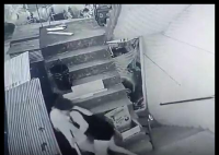 秘鲁女子吵架冲向男友力道过大坠亡 究竟是怎么回事？