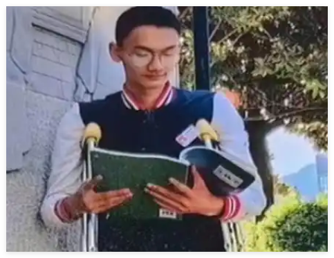 录取书送达时“拄拐少年”已离世 简直太可惜了