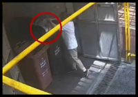 15万现金被男子当垃圾扔了 到底是什么情况？