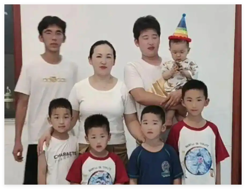 85后夫妻16年生6个儿子:想要女儿 背后真相实在让人惊愕