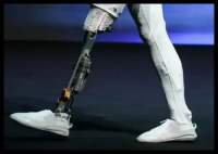 何小鹏再回应机器人里藏真人质疑 事件始末2025最新消息